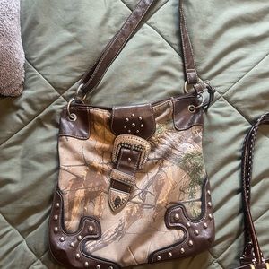 RealTree camo handbag
